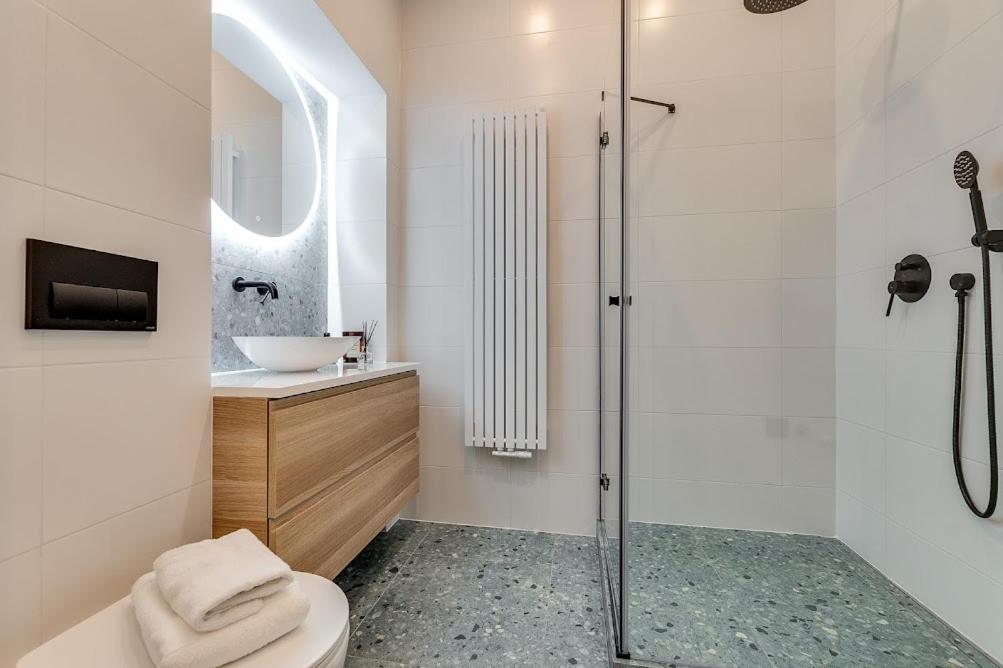 Jan III Sobieski - Luksusowy Apartament S Prywatny Darmowy Parking กลีวิตเซ ภายนอก รูปภาพ